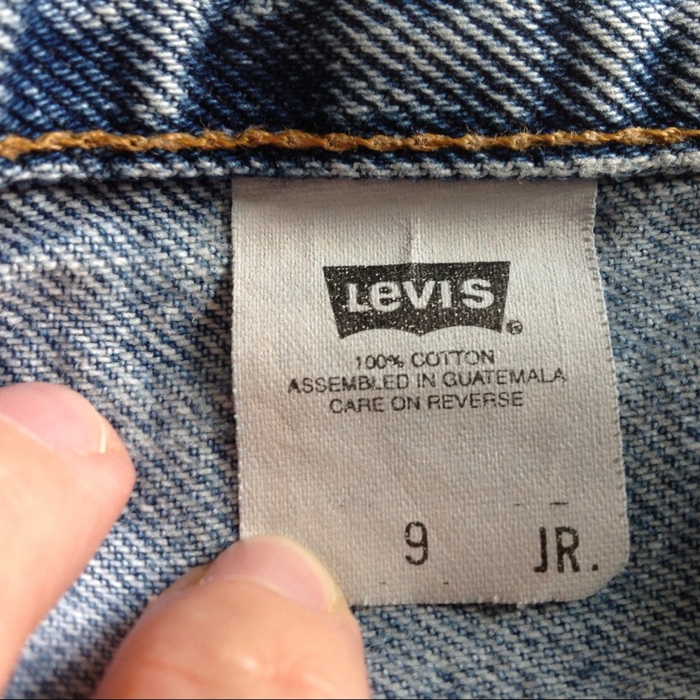 1990s LEVIS acid washed short jean shorts - Picture 7 of 7